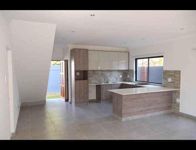 3 BEDROOM HOUSE FOR SALE IN GREEN HILLS